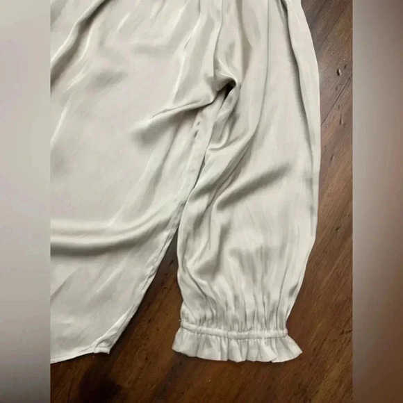 Carmen Marc Valvo Blouse Size XS Color Milky Malt Smocked Neck Tie Front NWT - Picture 8 of 11